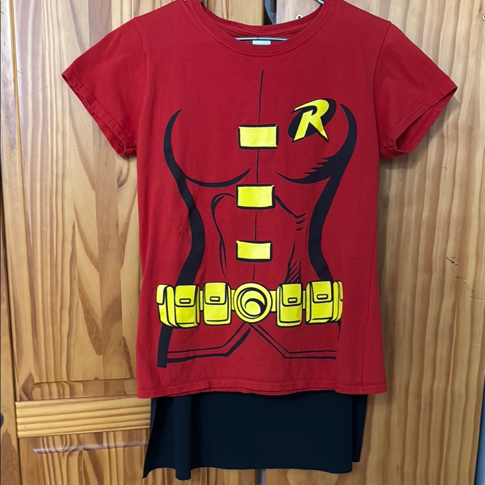 RUBIES GILDAN ROBIN SUPERHERO COSTUME SHIRT & CAPE BOYS M RED YELLOW BLACK PARTY